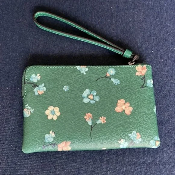 Coach Mystical Floral Corner Zip Wristlet Green Multi - Picture 2 of 13